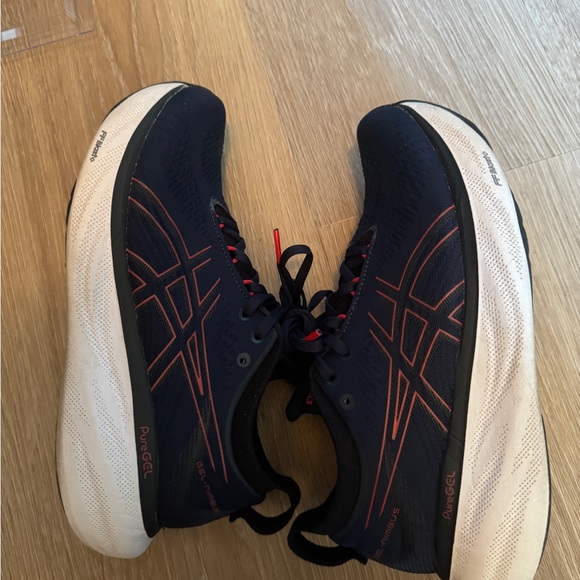 Gel Nimbus 25 size 7 in men’s (fits a women 8.5) - Picture 3 of 6